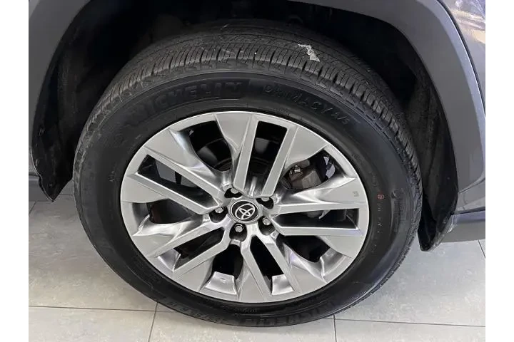 $34888 : Toyota RAV4 2023 AWD XLE Pre image 8