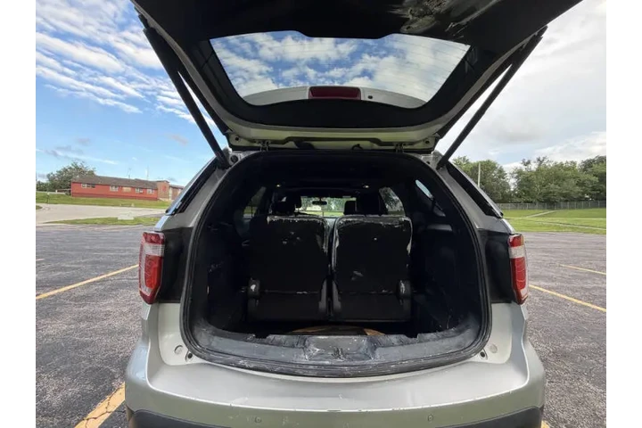$12999 : 2017 Explorer Limited image 9