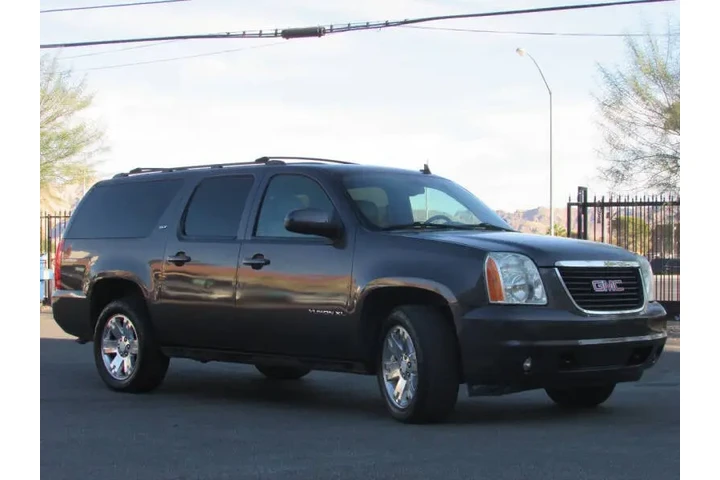 $8995 : 2010 GMC Yukon XL SLT image 2