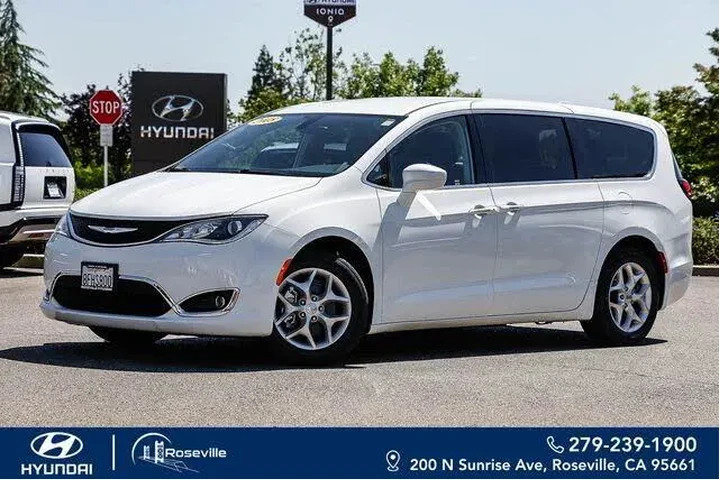 $16698 : Chrysler Pacifica 2018 Touri image 1