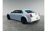 Chrysler 300 2023 S V6 4dr S thumbnail