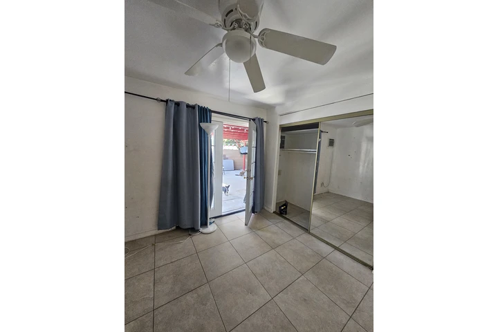 $1200 : Rento cuarto con bano privado image 3