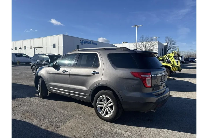 $11581 : Ford Explorer 2011 AWD XLT 4 image 2