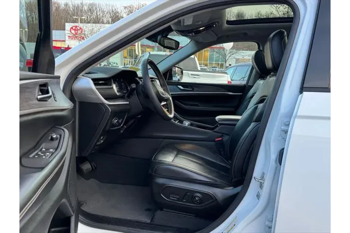 $35230 : Jeep Grand Cherokee L 2023 4 image 7