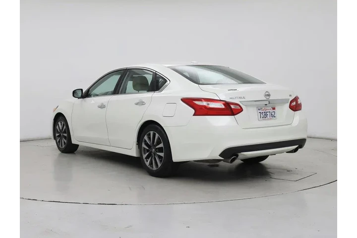 $13998 : Nissan Altima 2016 2.5 SV 4d image 2