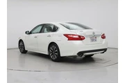 $13998 : Nissan Altima 2016 2.5 SV 4d thumbnail