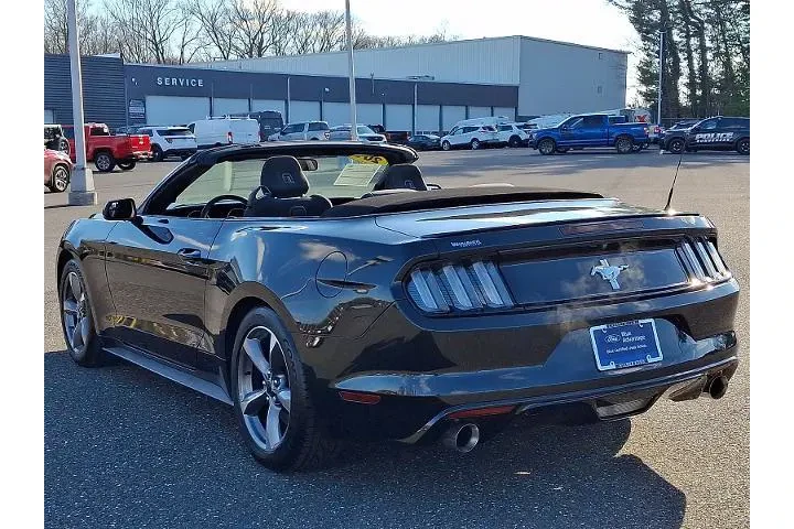 $19988 : Ford Mustang 2017 V6 2dr Con image 4