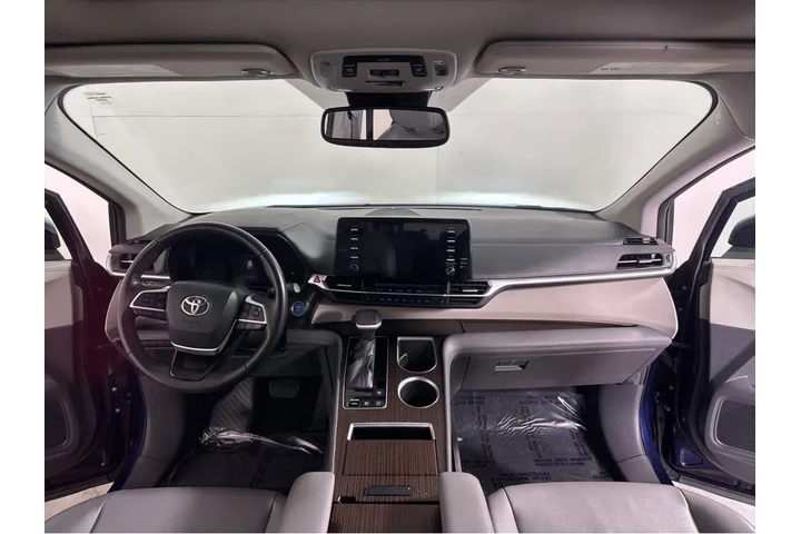 $38694 : 2022 Sienna XLE image 3