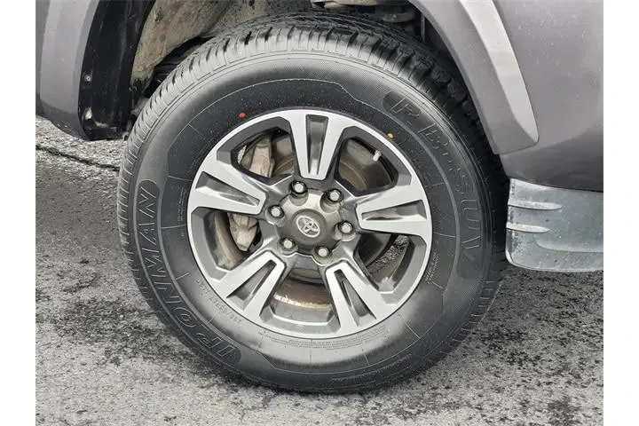 $25488 : Toyota Tacoma 2018 4x2 TRD O image 10