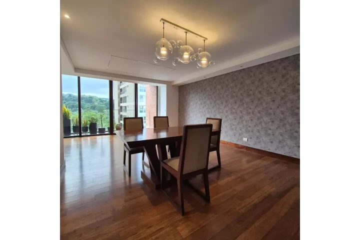 $2600 : Apartamento en Alquiler en Vis image 1