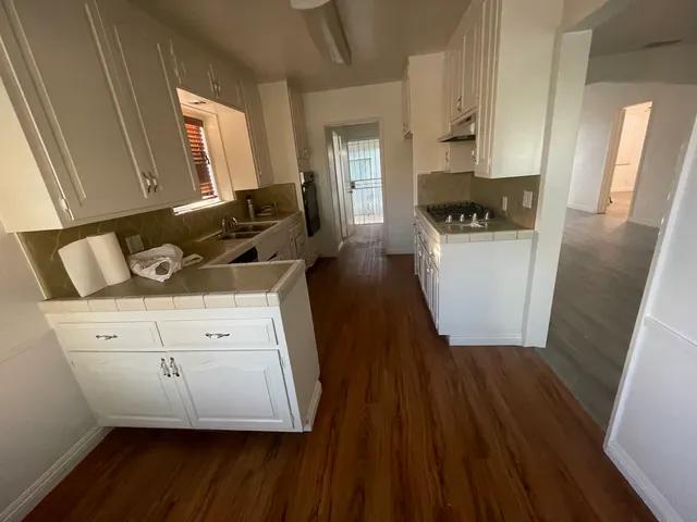 $1500 : Downey 🏠 Pet Friendly 3-1.5 image 7