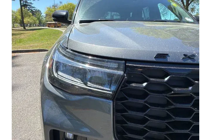 $39612 : Ford Explorer 2025 AWD ST-Li image 8