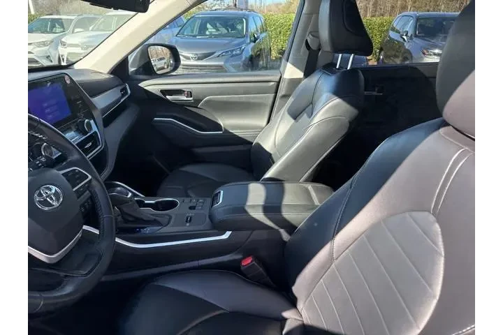 $37831 : Toyota Highlander 2024 image 7