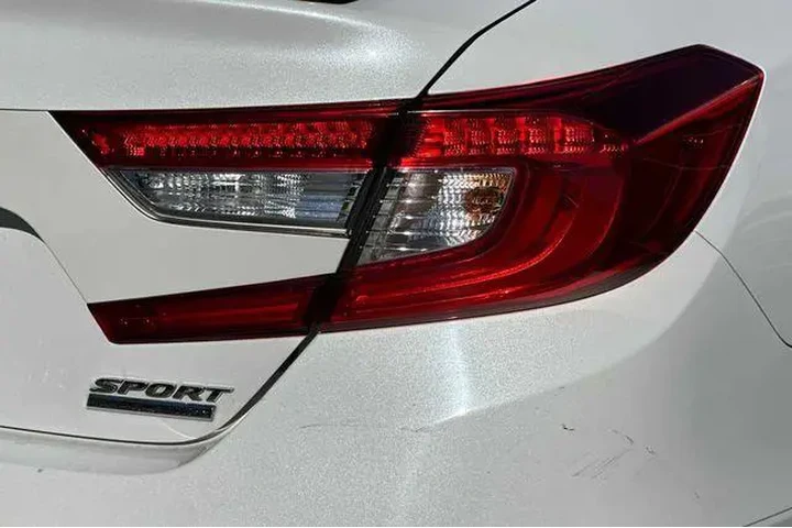 $21086 : Honda Accord 2021 Sport Spec image 9
