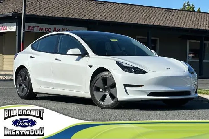$25990 : Tesla Model 3 2023 4dr Sedan image 1