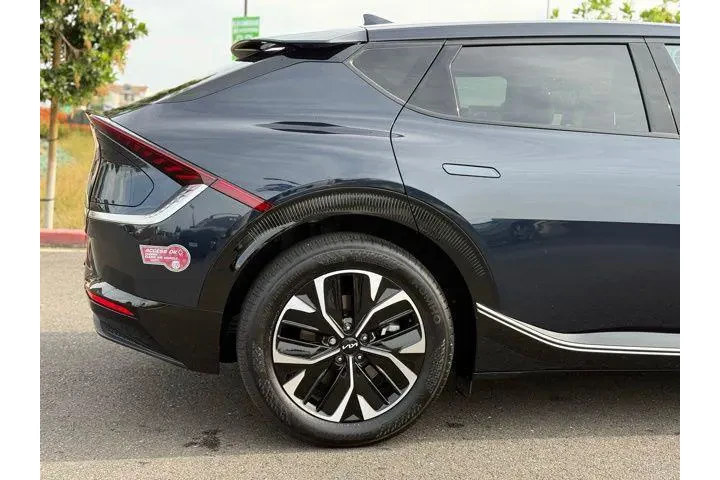 $28888 : Kia EV6 2024 Wind 4dr Crosso image 9