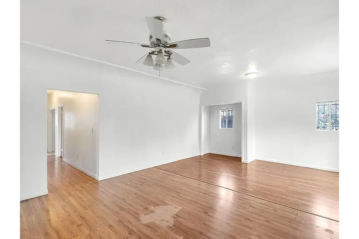 $1195 : Spacious 3bd 1ba @ LA image 1