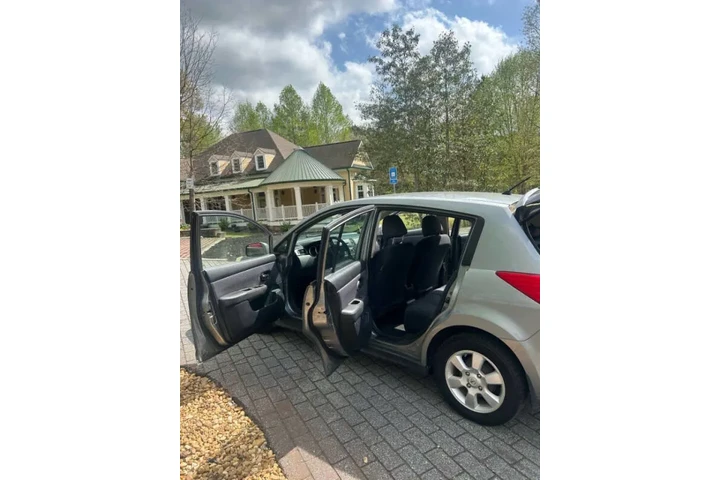 $3000 : 2009 Versa 1.8 S image 9