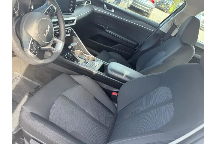 $18995 : Kia K5 2023 LXS 4dr Sedan image 10