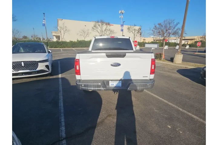 $37500 : Ford F-150 2023 4x4 Lariat 4 image 6