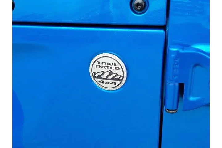 $28990 : Jeep Wrangler 2023 4x4 Sahar image 9