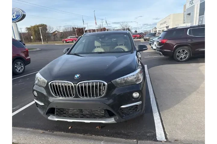 $16718 : BMW X1 2019 AWD xDrive28i 4d image 2