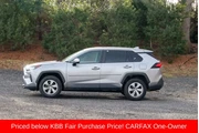 $20795 : Toyota RAV4 2022 AWD LE 4dr thumbnail