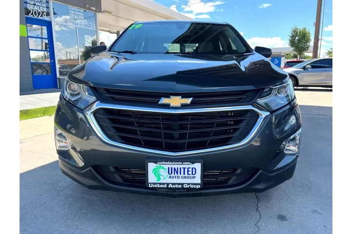 2019 Equinox LS 2WD image 2