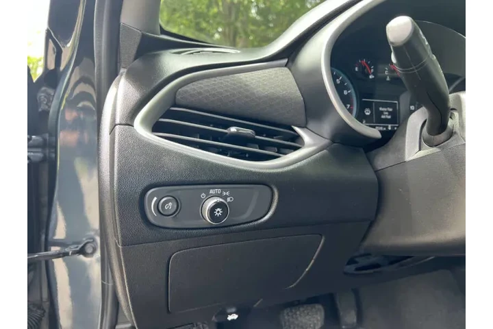 $15997 : 2021 Malibu RS image 10