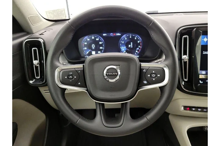 $21998 : Volvo XC40 2022 AWD T5 Momen image 10