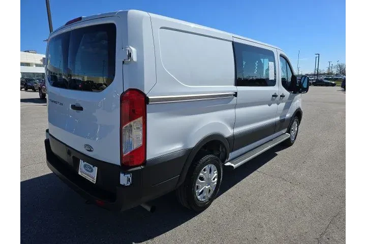 $31900 : Ford Transit 2024 250 3dr SW image 5