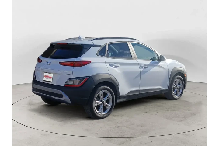 $19991 : Hyundai KONA 2023 AWD SEL 4d image 5