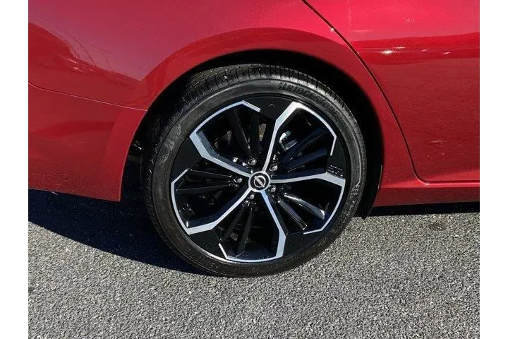 $23050 : Nissan Altima 2025 2.5 SR 4d image 10