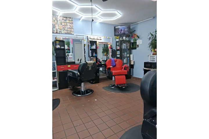 BARBEROS O COSMETOLOGA image 1