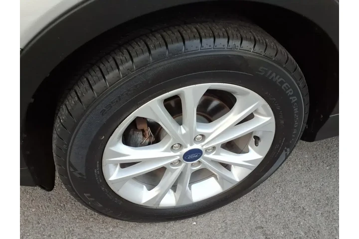 $13727 : Ford Escape 2018 SE 4dr SUV image 8