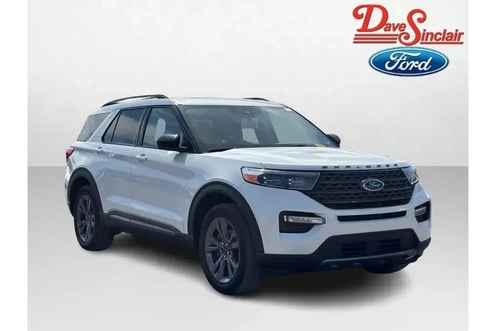 $32444 : Ford Explorer 2023 AWD XLT 4 image 4