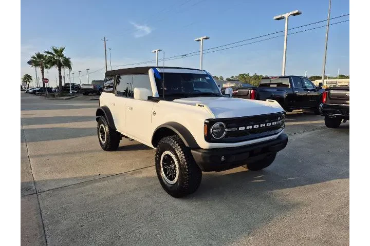 $37486 : Ford Bronco 2023 4x4 Outer B image 2