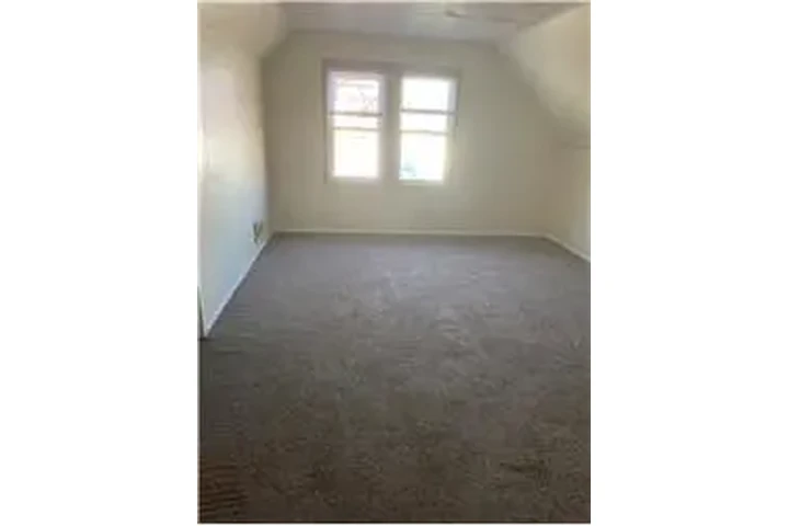 $1700 : Rental property with 3 bedro image 6