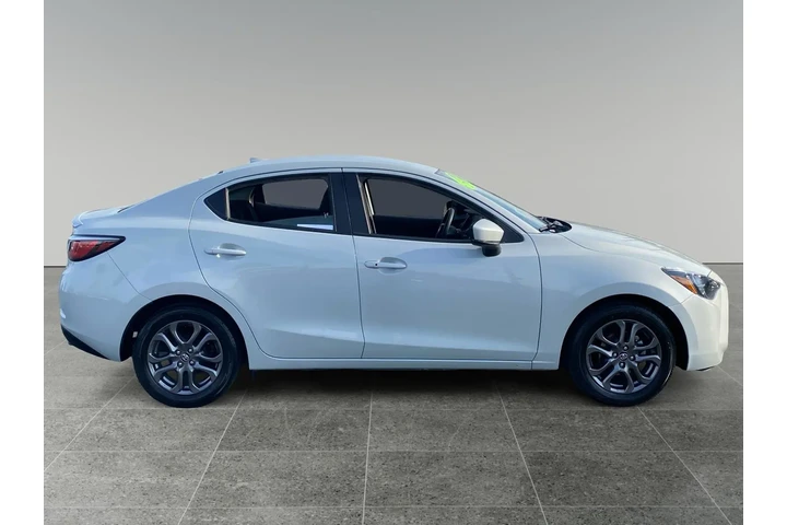 $16639 : Toyota Yaris 2019 image 6