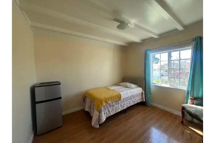 $700 : para mujer sola image 3