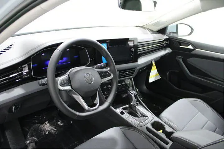 $25991 : Volkswagen Jetta 2025 SE 4dr image 2