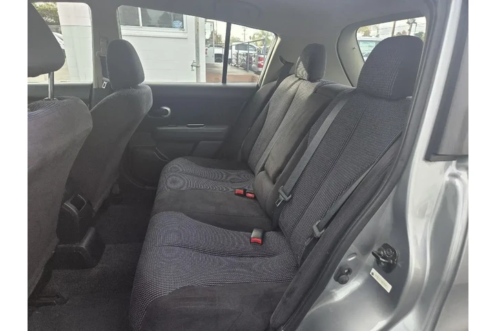 $6995 : Nissan Versa 2012 1.8 S 4dr image 6