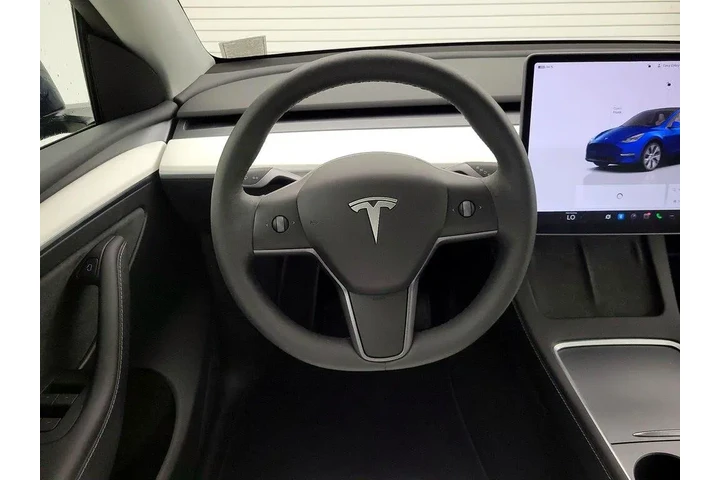 $37998 : Tesla Model Y 2024 AWD Long image 10