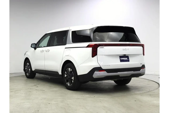 $39998 : Kia Carnival Hybrid 2026 LXS image 2