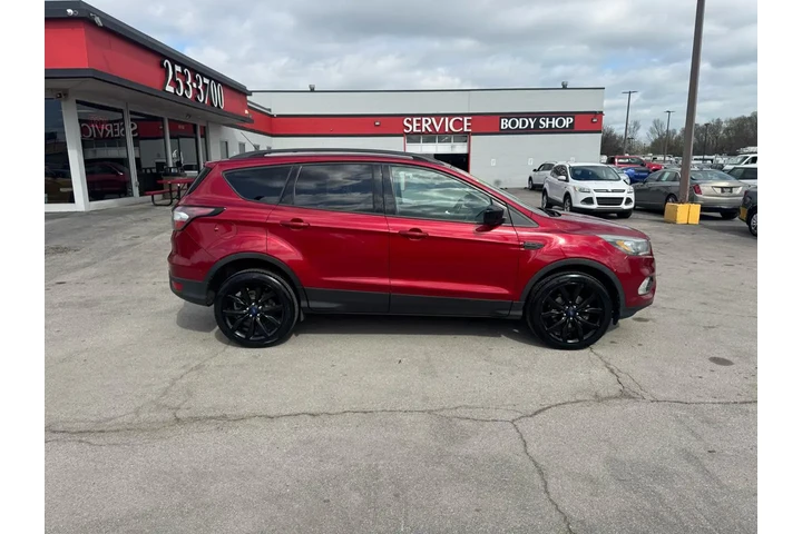 $5980 : 2017 Escape SE FWD image 1