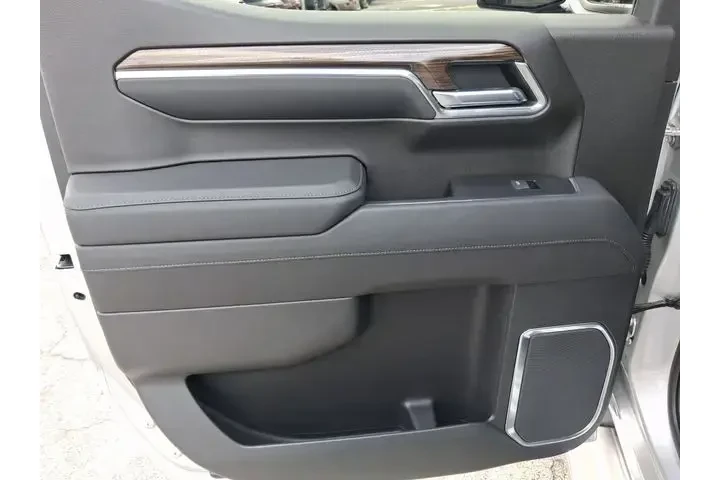 $33990 : Chevrolet Silverado 1500 202 image 9