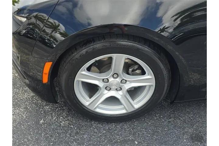 $21990 : Chevrolet Camaro 2023 LT 2dr image 8