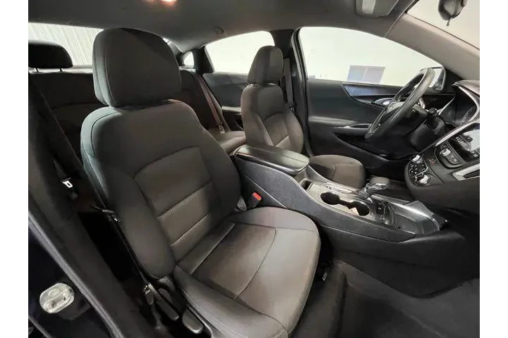 $16425 : Chevrolet Malibu 2023 LT 4dr image 9