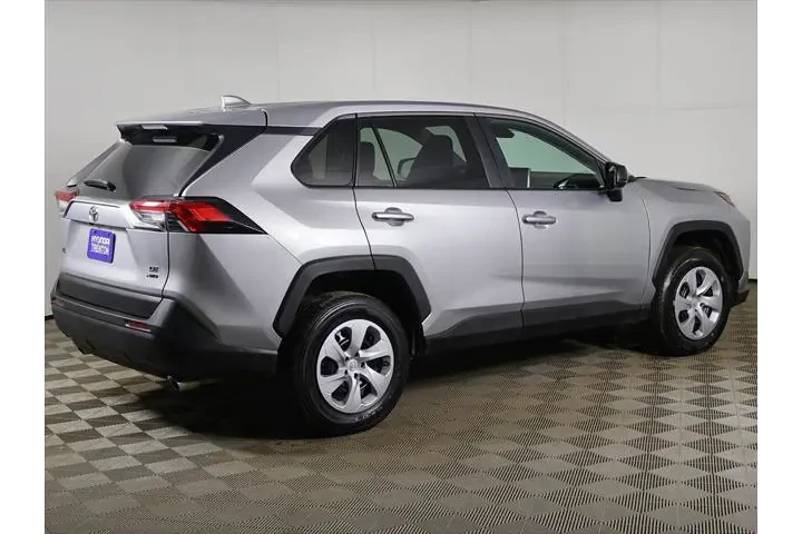 $25939 : Toyota RAV4 2024 AWD LE 4dr image 7