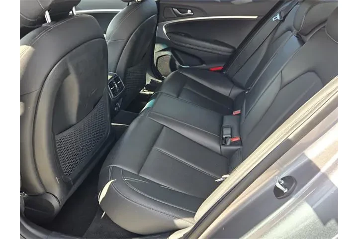 $26998 : Genesis G70 2023 2.0T 4dr Se image 10